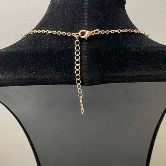 Free Spirit Firefly Gold Colored Necklace - Picture 4 of 4